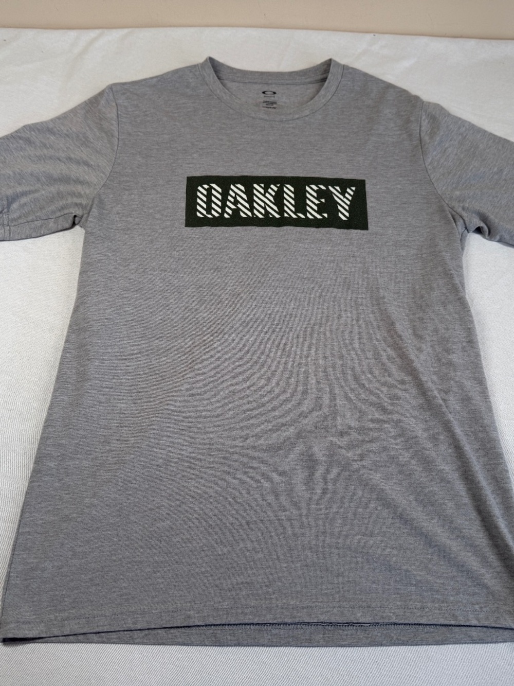 Oakley Men's Short Sleeve Logo Tee Shirt Size Small - Gray